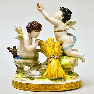 Редкая Антикварная Фарфоровая Статуэтка «Путти - Дары осени», VOLKSTEDT, Германия начало ХХ века.