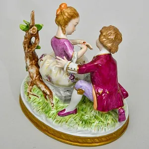 Коллекционная Фарфоровая статуэтка «Дети, Первое свидание», Unterweissbach Германия, 1958 - 1976 годы.