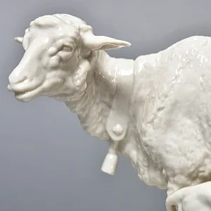 Коллекционная Фарфоровая статуэтка «Овца с ягненком», Nymphenburg Германия, середина ХХ века.