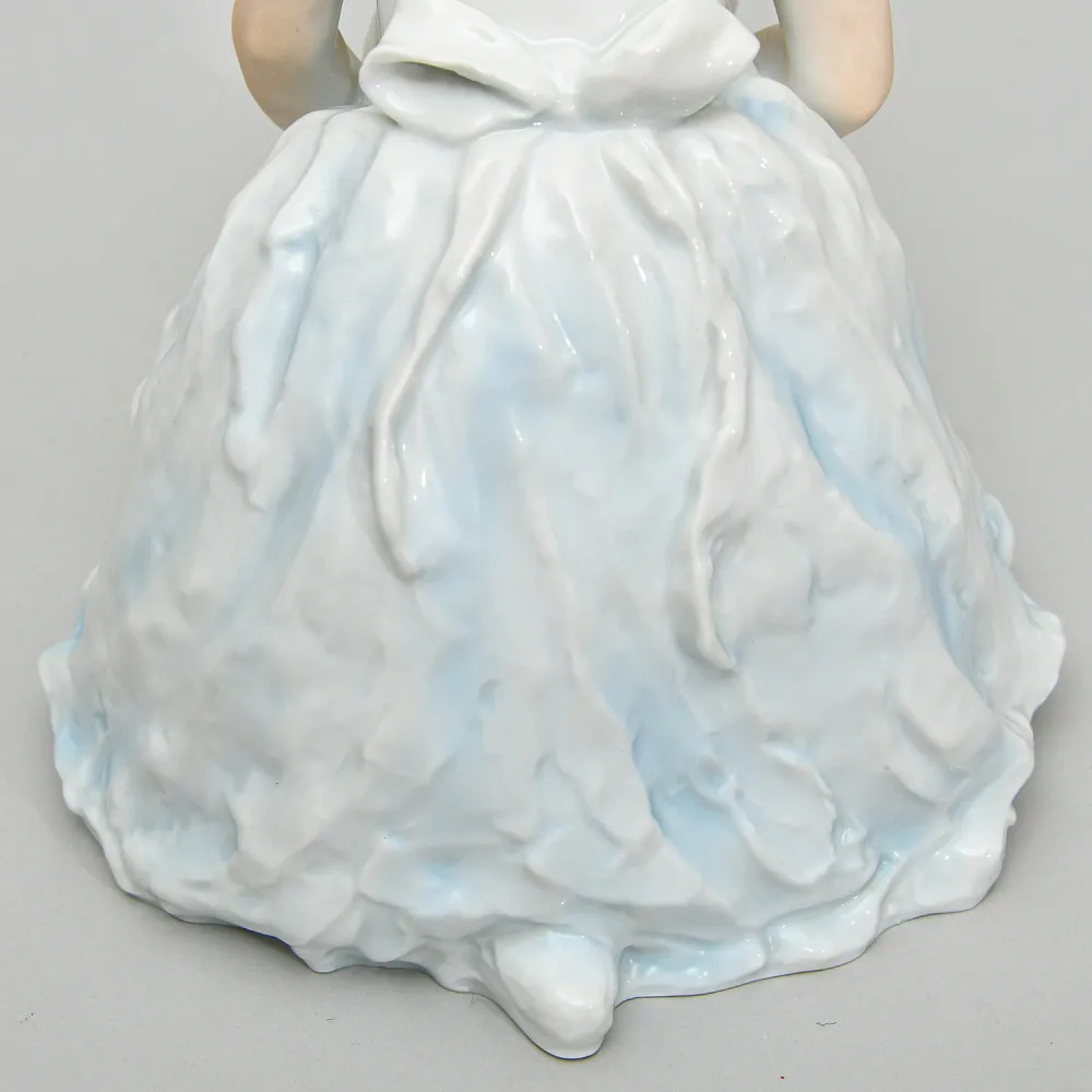 Редкость! Большая Фарфоровая Статуэтка «Балерина, завязывающая пуанту», ROSENTHAL Германия - 40е годы ХХ века.