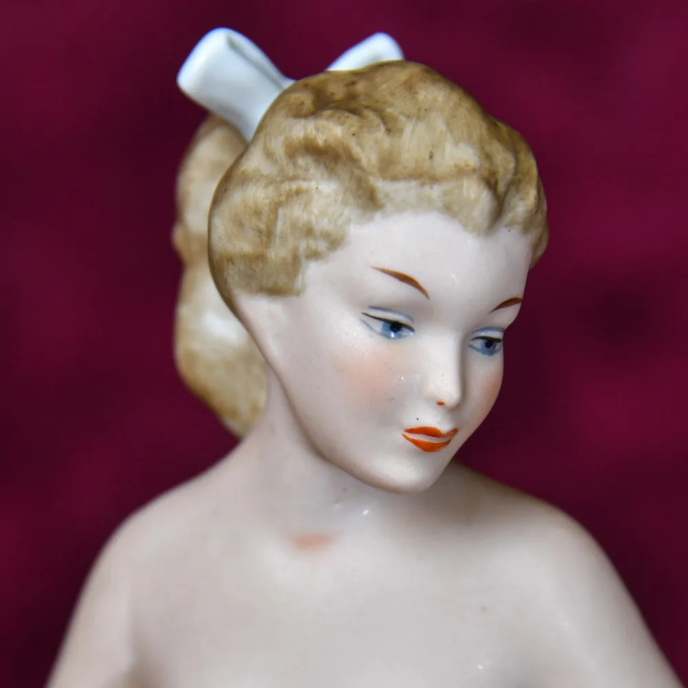 Авторская Фарфоровая статуэтка «Девушка с оленёнком», WALLENDORF, Германия середина ХХ века.