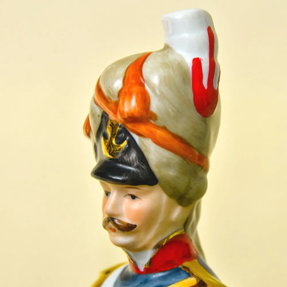 Фарфоровая Cтатуэтка Солдата - «Гренадёр Охраны» из серии «Армия Наполеона», Германия - 60-е гг.