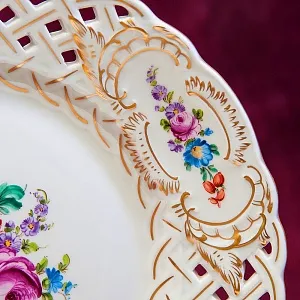 Коллекционная Тарелка - Блюдо «Садовый букет» Прорезной Фарфор, SP Dresden Германия.