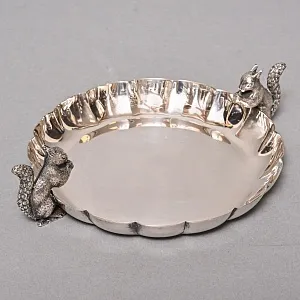 Орешница - Конфетница - Фруктовница - Блюдо «Белочки», Металл Silverplated, SHEFFIELD Англия. 