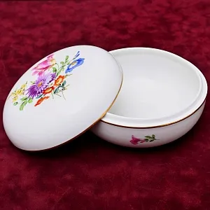 Большая Фарфоровая Шкатулка - Бонбоньерка «ЦВЕТЫ», MEISSEN / МЕЙСЕН Германия.