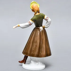 Коллекционная Фарфоровая статуэтка «Наташа. Русский танец», GOEBEL Германия - 1986 год. 