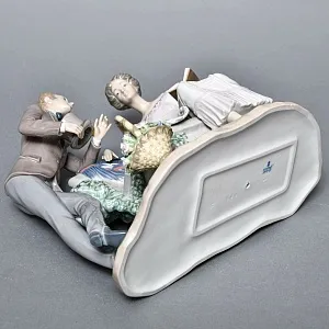Большая Фарфоровая статуэтка «Давай поженимся или Предложение», Lladro Испания, 1987 - 1994 годы. 