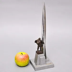 Настольный Сувенир - Памятный Подарок - «Циолковский - Ракета - Космос» Металл, СССР - 70 гг.