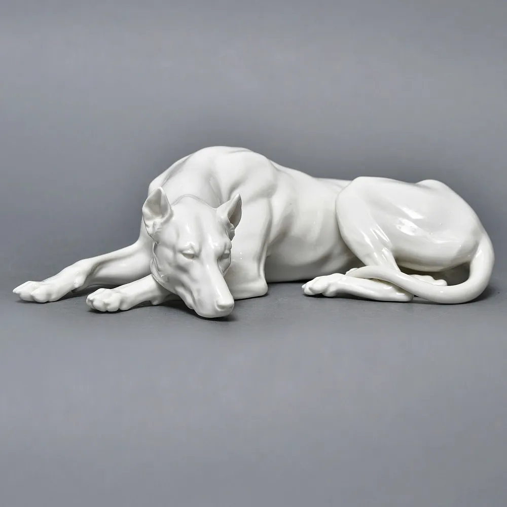 Коллекционная Фарфоровая статуэтка «Собака. Лежащий Дог», Nymphenburg Германия, 50-е гг.