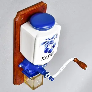 Старинная Настенная Ручная Механическая Кофемолка EREKA, Германия 50-е гг. ХХ века.