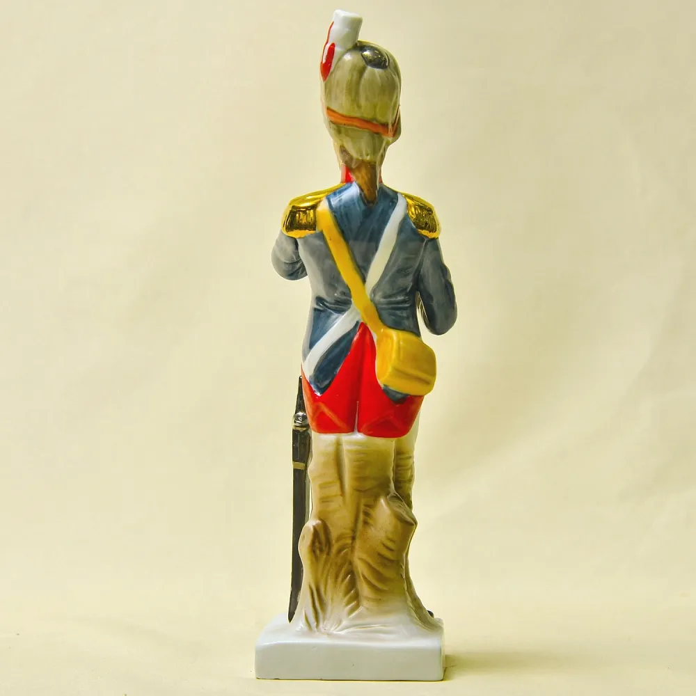 Фарфоровая Cтатуэтка Солдата - «Гренадёр Охраны» из серии «Армия Наполеона», Германия - 60-е гг.