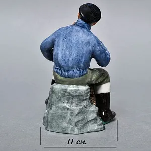 Коллекционная Фарфоровая статуэтка «Рыбак с омаром», Royal Doulton Ангия, 1963 - 1994 годы. 