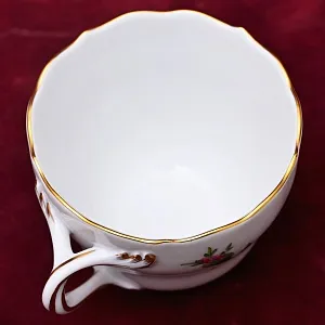 Классическая Кофейная пара и Десертная тарелка  «РОЗА», Фарфор MEISSEN, Германия.