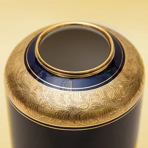 Винтажная Ваза Кобальт с Золотым Орнаментом Lindner Бавария, Германия 60 -е годы ХХ века.