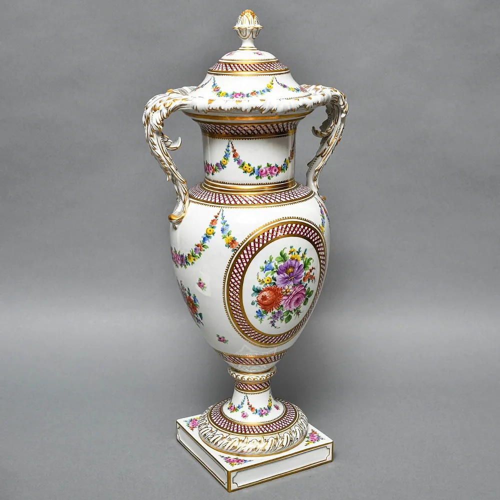 Большой Фарфоровый Вазон - Ваза с крышкой «Цветочная гирлянда», SP Dresden Германия, 50-е гг. ХХ века.