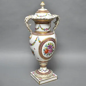 Большой Фарфоровый Вазон - Ваза с крышкой «Цветочная гирлянда», SP Dresden Германия, 50-е гг. ХХ века.