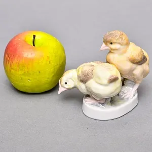 Коллекционная Фарфоровая статуэтка «Два Цыплёнка», Карл Энс / Karl Ens Германия, 30-е гг. ХХ века.