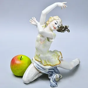 Авторская Коллекционная Статуэтка «ТАНЦОВЩИЦА - ТАНЕЦ», фарфор Hutschenreuther, Германия 1955-1968 годы.