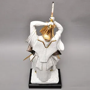 Большая Авторская Фарфоровая статуэтка «Самурай - Путь Воина», Ahura Италия, 80-е годы ХХ века.