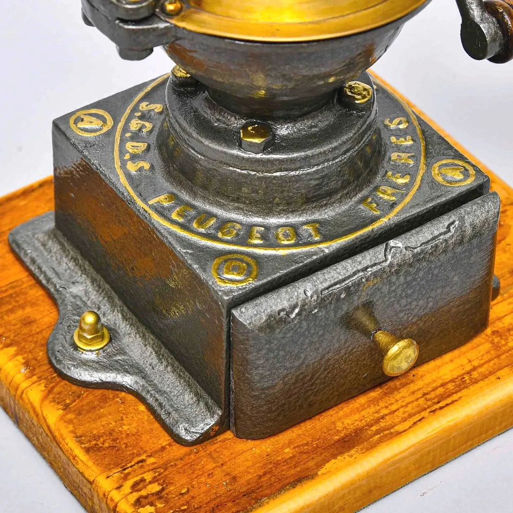 Антикварная Ручная Механическая Кофемолка - Мельница PEUGEOT, Франция начало ХХ века.