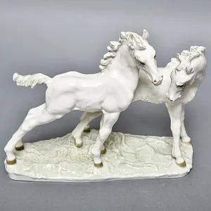 Коллекционная статуэтка «Лошади - Играющие Жеребята», Фарфор Hutschenreuther Германия, 1965 год.