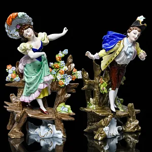 Коллекционные Фарфоровые парные статуэтки «Свидание на мостике», Scheibe-Alsbach Германия.