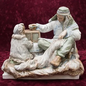 Большая Коллекционная Фарфоровая статуэтка «Дальний Север», Россия ДФЗ Дулево.