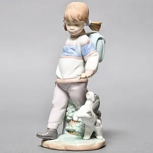 Коллекционная Фарфоровая статуэтка «Девочка и щенок идут в школу», Lladro Испания, 1993 - 1997 годы. 