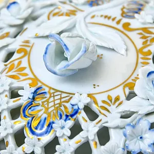 Классическая Фарфоровая Шкатулка - Бонбоньерка «РОЗОВЫЙ БУТОН», Сiche of Milan Италия.