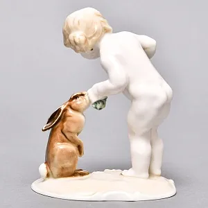 Коллекционная Фарфоровая статуэтка «Девочка и кролик», Hutschenreuther Германия,1955 - 1968 годы.