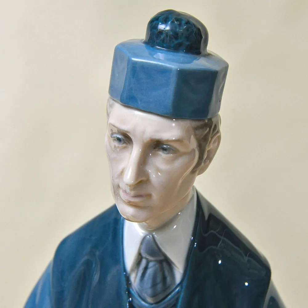 РЕДКОСТЬ! Большая Коллекционная Фарфоровая статуэтка «Юрист» Lladro, Испания - 1974 год.