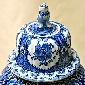 Фарфоровый Вазон - Ваза с крышкой «Цветочная симфония» DELFTs, Голландия середина ХХ века.