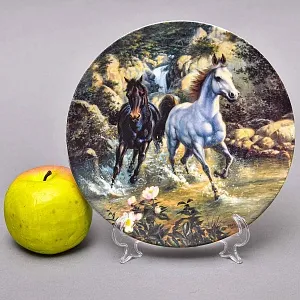 Коллекционная Фарфоровая тарелка «Лошади. Скачки у горного источника», Furstenberg Германия - 1995 год.