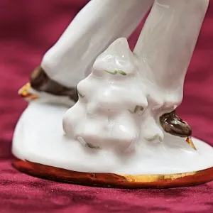 Фарфоровая Статуэтка «На катке», ЛФЗ СССР -1950-60 годы ХХ века.