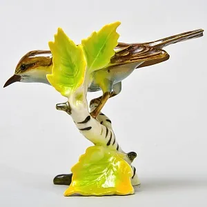 Коллекционная Фарфоровая статуэтка «Птица на березовой ветке», Goebel Германия 1972 - 1979 годы.