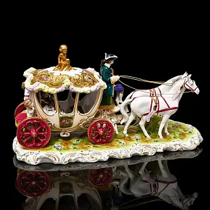 Большая Фарфоровая статуэтка «Карета с влюбленной парой», Scheibe Alsbach Германия, 1925 - 1962 гг. 