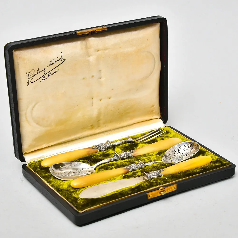 Винтажный Набор для Закусок - 4 предмета, Франция - первая половина ХХ века.