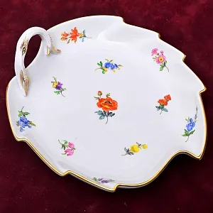 Сервировочная Тарелка - Блюдо - Мелочевница «Цветочная россыпь», Фарфор MEISSEN, Германия.