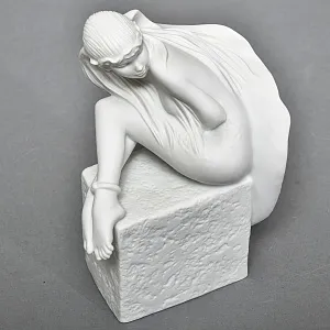 Коллекционная Фарфоровая статуэтка «Девушка, Знак Зодиака - Рыбы», Royal Copenhagen Дания.