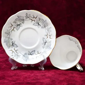 Коллекционная Фарфоровая Чайная пара «Cеребристый Клен», ROYAL ALBERT Англия, вторая половина ХХ века.