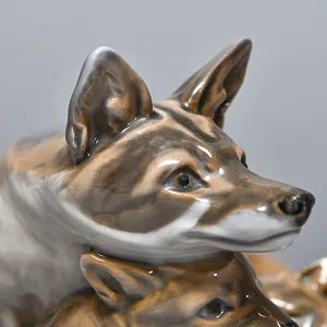 Коллекционная Фарфоровая статуэтка «Лиса с лисятами», Royal Copenhagen Дания - 1963 год. 