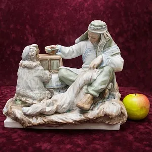 Большая Коллекционная Фарфоровая статуэтка «Дальний Север», Россия ДФЗ Дулево.