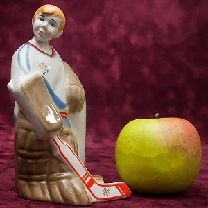 Фарфоровая Статуэтка «Хоккеист - Вратарь», ЗКХ Полонное, СССР 60-70 годы.