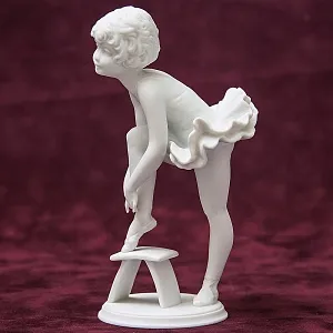 Коллекционная Статуэтка «Маленькая балерина», бисквитный фарфор Kaiser, Германия -1979 год.