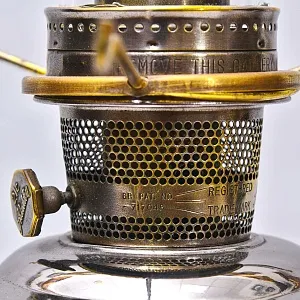 Редкость!!! Винтажная Керосиновая Лампа с Матовым Стеклянным Плафоном «Aladdin» Англия 50гг.