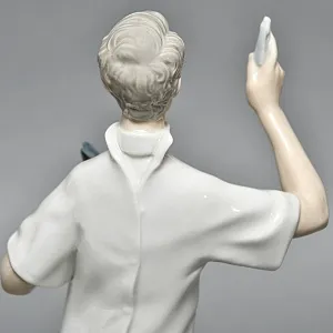  Коллекционная Фарфоровая статуэтка «Врач - Стоматолог», Lladro Испания, 1977 год.