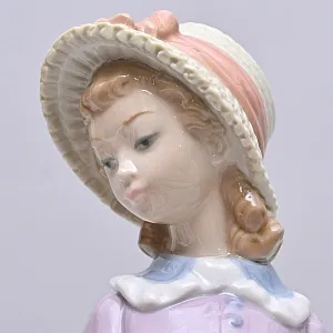 Коллекционная Фарфоровая статуэтка «Девочка с куклой», Lladro Испания, 1978 год.