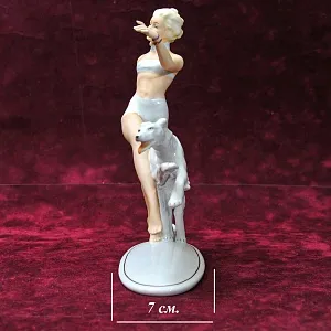 Коллекционная Фарфоровая статуэтка «Девушка с собакой. Бегущие», Schau Bach Kunst Германия - 1953 год.