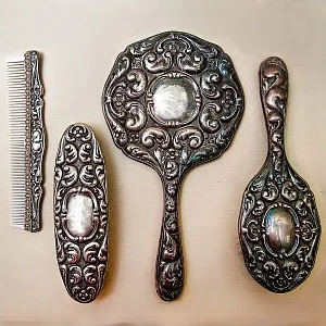 Антикварный Дамский набор для туалетного столика - 4 предмета, Серебро, Англия - начало ХХ века. 