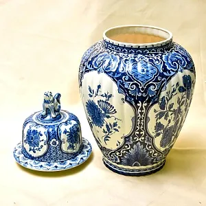 Фарфоровый Вазон - Ваза с крышкой «Цветочная симфония» DELFTs, Голландия середина ХХ века.